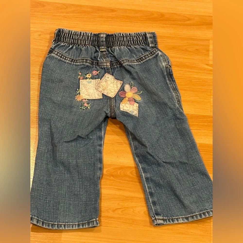 OshKosh B'gosh Y2K/ Vintage Blue‎ Jeans with Colorful Embroidery